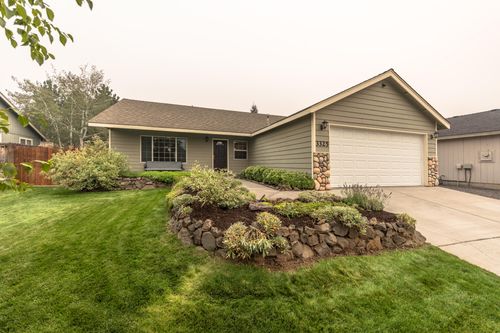 3325 Mendenhall Dr, Bend, OR, 97701-8349 | Card Image