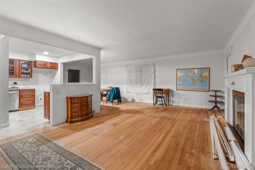 1427 Marywood Dr, Royal Oak, MI, 48067-4325 | Card Image