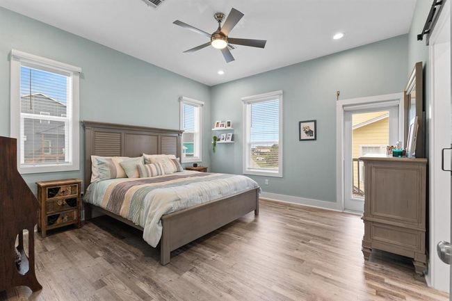 4111 Isla Del Sol, House other with 3 bedrooms, 2 bathrooms and 1 parking in Galveston TX | Image 12
