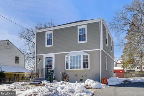 6904 Riggs Rd, HYATTSVILLE, MD, 20783-2932 | Card Image