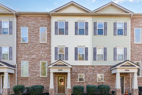 3827 Glenhaven Rd, Raleigh, NC, 27606-4857 | Card Image