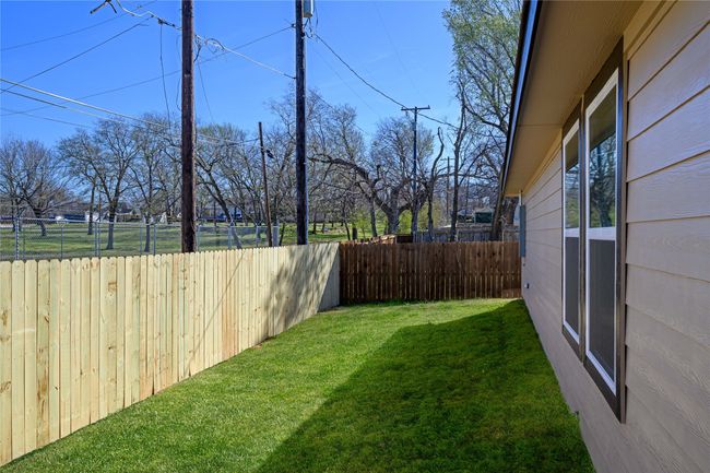 309 E Shepherd St, House other with 4 bedrooms, 3 bathrooms and null parking in Denison TX | Image 4