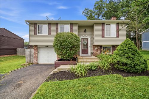 2068 Powell Rd, Cranberry Township, PA, 16066-4636 | Card Image