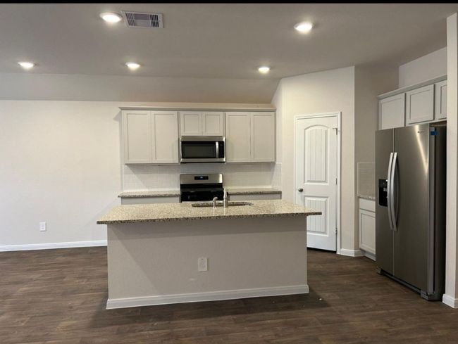1313 Camden Ln, House other with 4 bedrooms, 3 bathrooms and 4 parking in Lockhart TX | Image 7