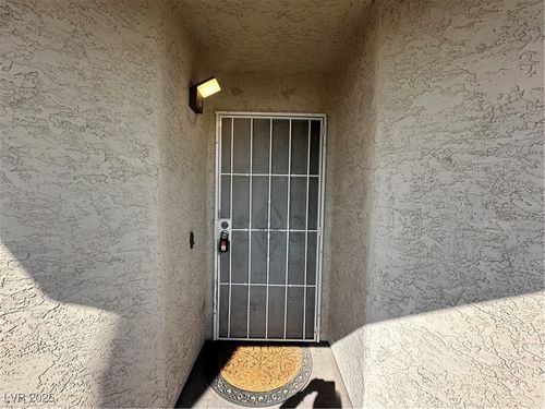 2-6250 W Flamingo Rd, Las Vegas, NV, 89103-2204 | Card Image