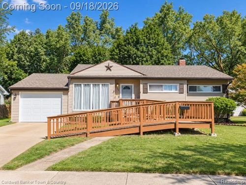 734 Elmwood Dr, Fenton, MI, 48430-1407 | Card Image