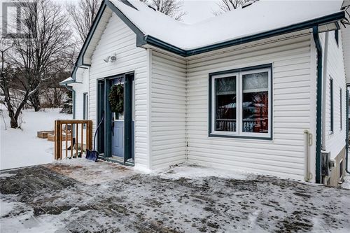 904 Howey Dr, Sudbury, ON, P3B1H4 | Card Image