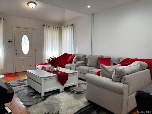 11727 146th St, Jamaica, NY, 11436-1318 | Card Image