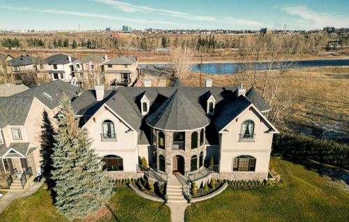 2248 9 Ave Se, Calgary, AB, T2G5P7 | Card Image