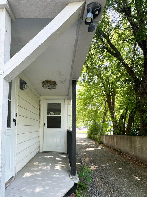 48 New York St, Dover, NH, 03820-3158 | Card Image