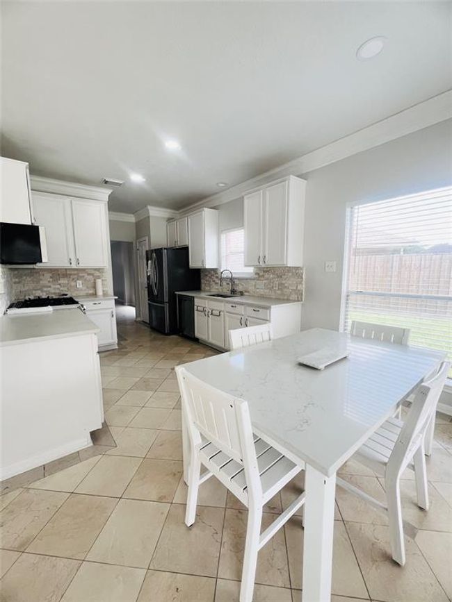 8511 Nashwood Ct, House other with 4 bedrooms, 3 bathrooms and 2 parking in Houston TX | Image 7