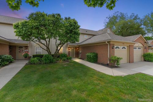 45-55093 Westchester Drive, Shelby Charter Township, MI, 48316 | Card Image