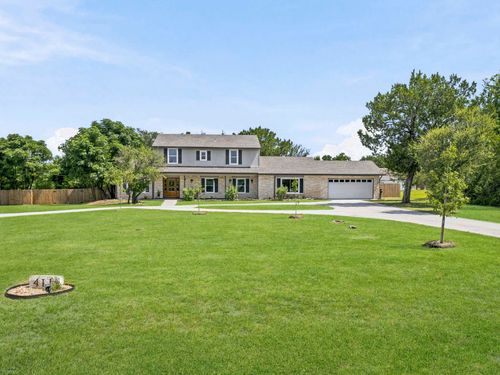 411 Carriage Oaks Dr, Liberty Hill, TX, 78642-3934 | Card Image