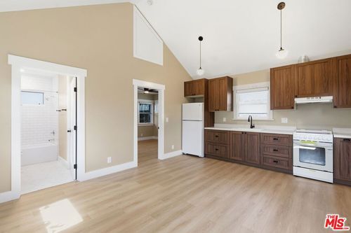 3104-3102 5th Avenue, Los Angeles, CA, 90018 | Card Image