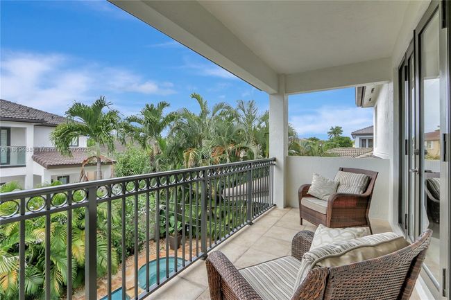 8902 Nw 178 Th Ln, House other with 4 bedrooms, 4 bathrooms and null parking in Hialeah FL | Image 32