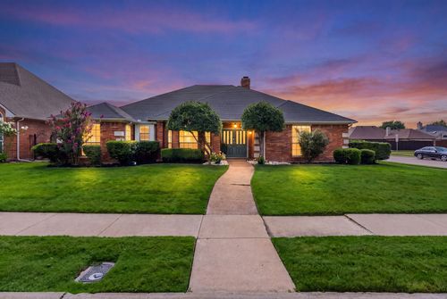 9021 Silverdollar Trl, Irving, TX, 75063-4428 | Card Image