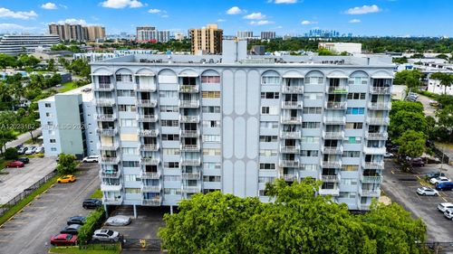 809-1470 Ne 125th Ter, North Miami, FL, 33161-5213 | Card Image