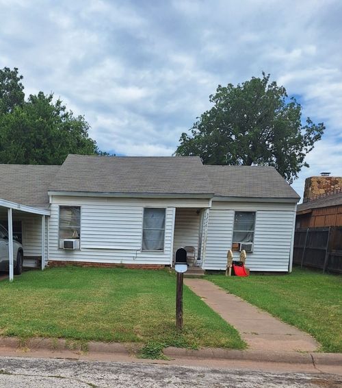 3226 S 4th St, Abilene, TX, 79605-1731 | Card Image