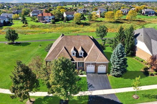 19 Eagle Ridge Dr, Hawthorn Woods, IL, 60047-8442 | Card Image
