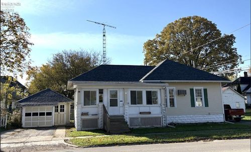 11 W Tiffin St, Willard, OH, 44890-1536 | Card Image