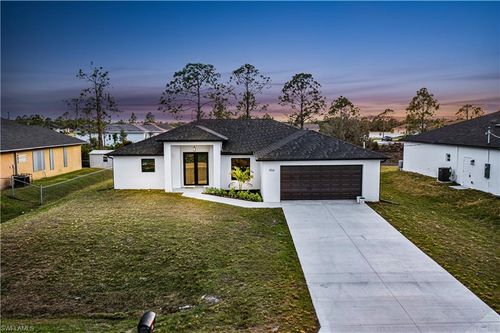 456 Mercedes Ct, LEHIGH ACRES, FL, 33972-1092 | Card Image