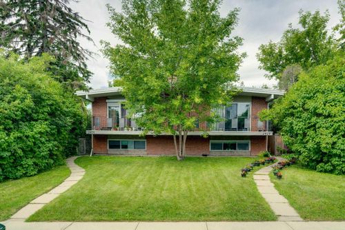 2431 &amp; 2429 26 St Sw, Calgary, AB, T3E2A6 | Card Image