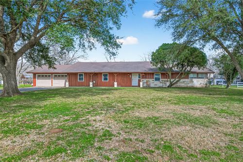 403 Wrangler Rd, Wallis, TX, 77485-7400 | Card Image