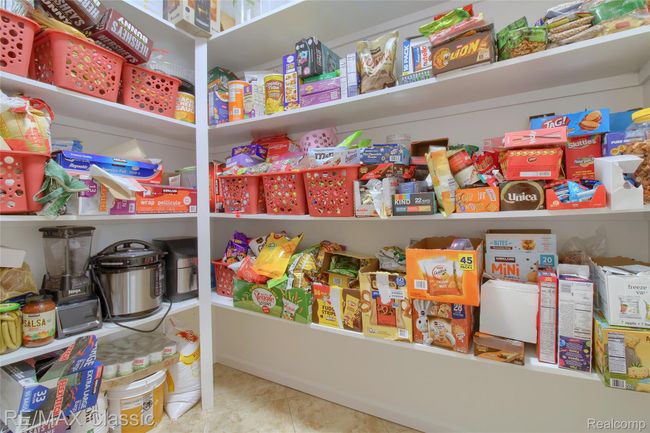 17-Pantry.jpg | Image 16