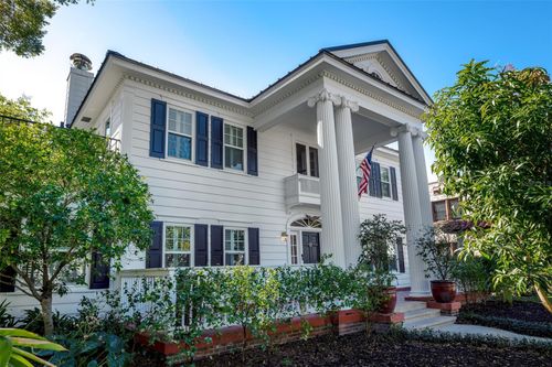 446 16th Ave Ne, St Petersburg, FL, 33704-4715 | Card Image