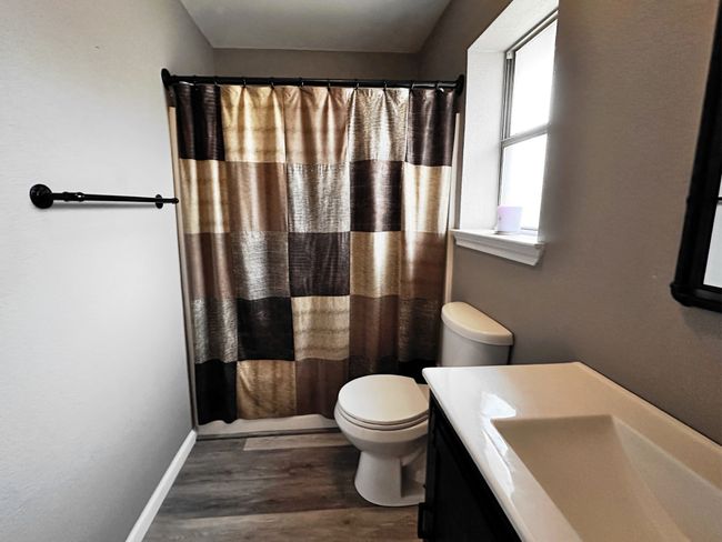 Spacious shared bathroom | Image 16