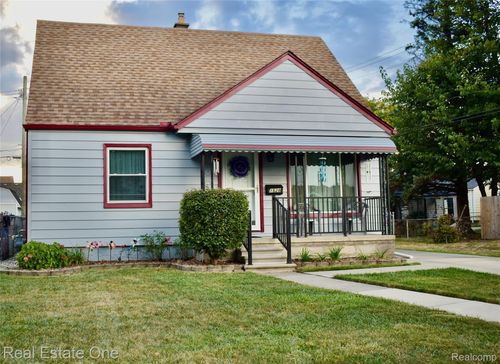 1528 7th St, Wyandotte, MI, 48192-3722 | Card Image