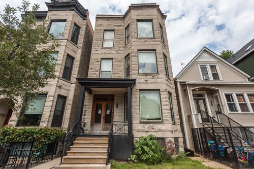 3-1032 Roscoe St, Chicago, IL, 60657-2207 | Card Image