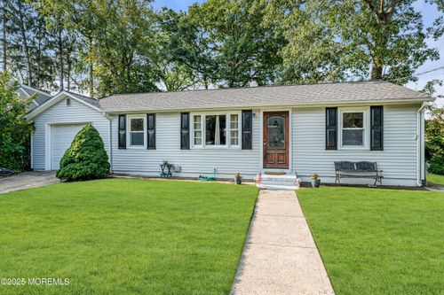 409 Middle Ln, Howell, NJ, 07731-1914 | Card Image
