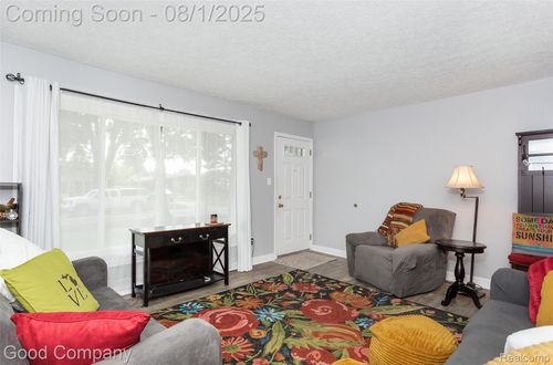 29357 Shirley Ave, Madison Heights, MI, 48071-2645 | Card Image