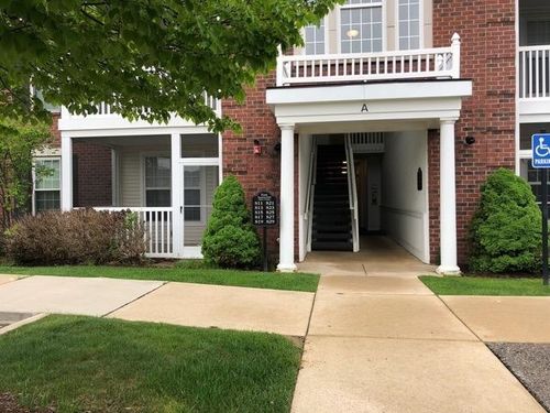 819 E Summerfield Glen Cir, Ann Arbor, MI, 48103-9161 | Card Image