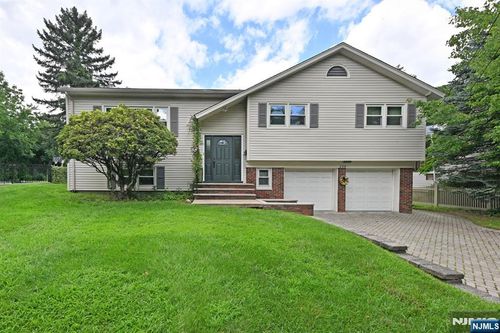 459 Tulane Ct, Paramus, NJ, 07652-5645 | Card Image