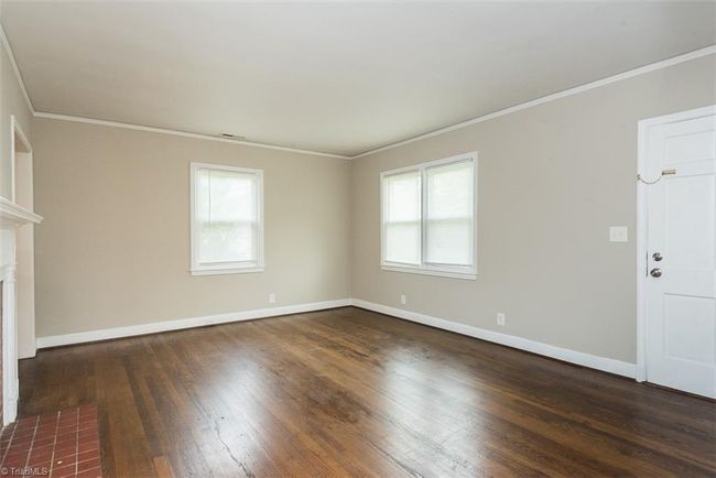 Living Room-check out the floors | Image 6