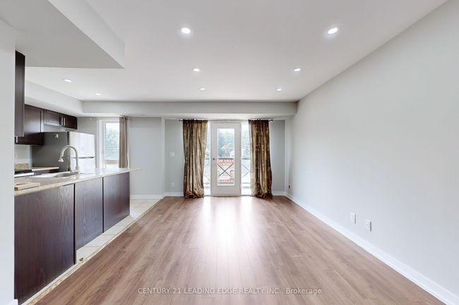 107 - 2 Dunsheath Way, Condo with 2 bedrooms, 2 bathrooms and 1 parking in Markham ON | Image 6