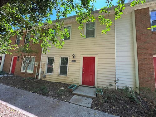 220 Chads Ford Way, Roswell, GA, 30076-2016 | Card Image
