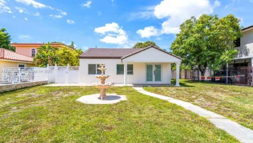 770 Se 5th Pl, Hialeah, FL, 33010-5414 | Card Image