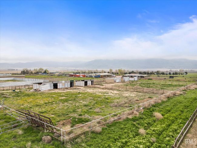 20411 Pegasus St, House other with 3 bedrooms, 2 bathrooms and null parking in Tehachapi CA | Image 34