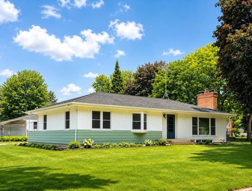 401 John St, Ripon, WI, 54971-1820 | Card Image