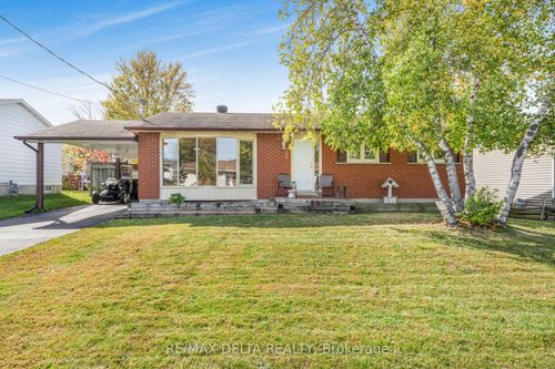 722 Nicole St, Rockland, ON, K4K1G4 | Card Image