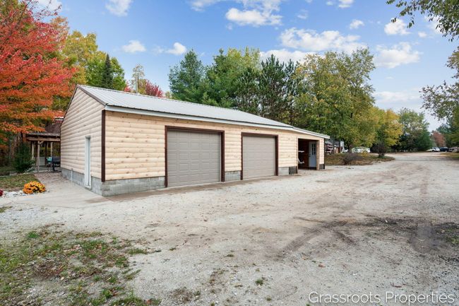 2697 176 Th Ave, House other with 5 bedrooms, 2 bathrooms and null parking in Walkerville MI | Image 6