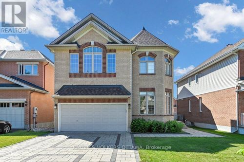 49 Grenwich Cir, Ottawa, ON, K2C4G1 | Card Image
