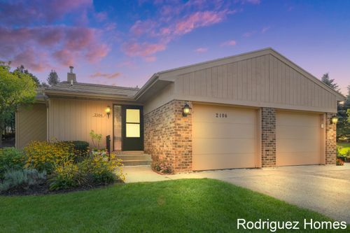 2106 Cranbrook Dr Ne, Grand Rapids, MI, 49505-5721 | Card Image