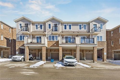 585 Goldenrod Lane, Kitchener, ON, N2R0L7 | Card Image