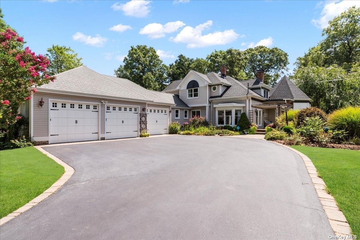 Deforest Rd, Dix Hills, NY 11746