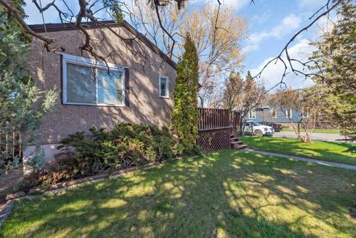 426 8 Ave Ne, Calgary, AB, T2E0R2 | Card Image