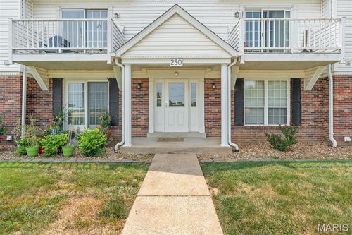 254 Carriage Ct, Washington, MO, 63090-4600 | Card Image
